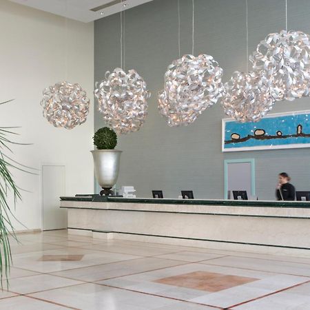 โรงแรมอิสโรเทลเดดซี เอนโบเกก ภายใน รูปภาพ Lobby