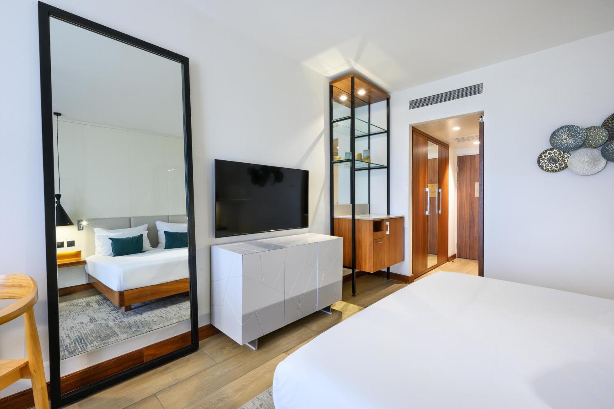 โรงแรมอิสโรเทลเดดซี เอนโบเกก ภายนอก รูปภาพ Deluxe Room
