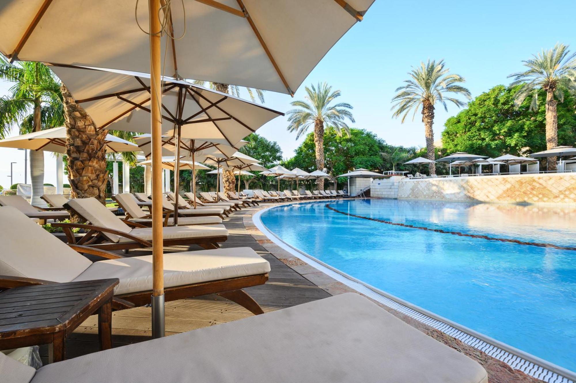 โรงแรมอิสโรเทลเดดซี เอนโบเกก ภายนอก รูปภาพ The pool at the Dead Sea Spa Magdiel
