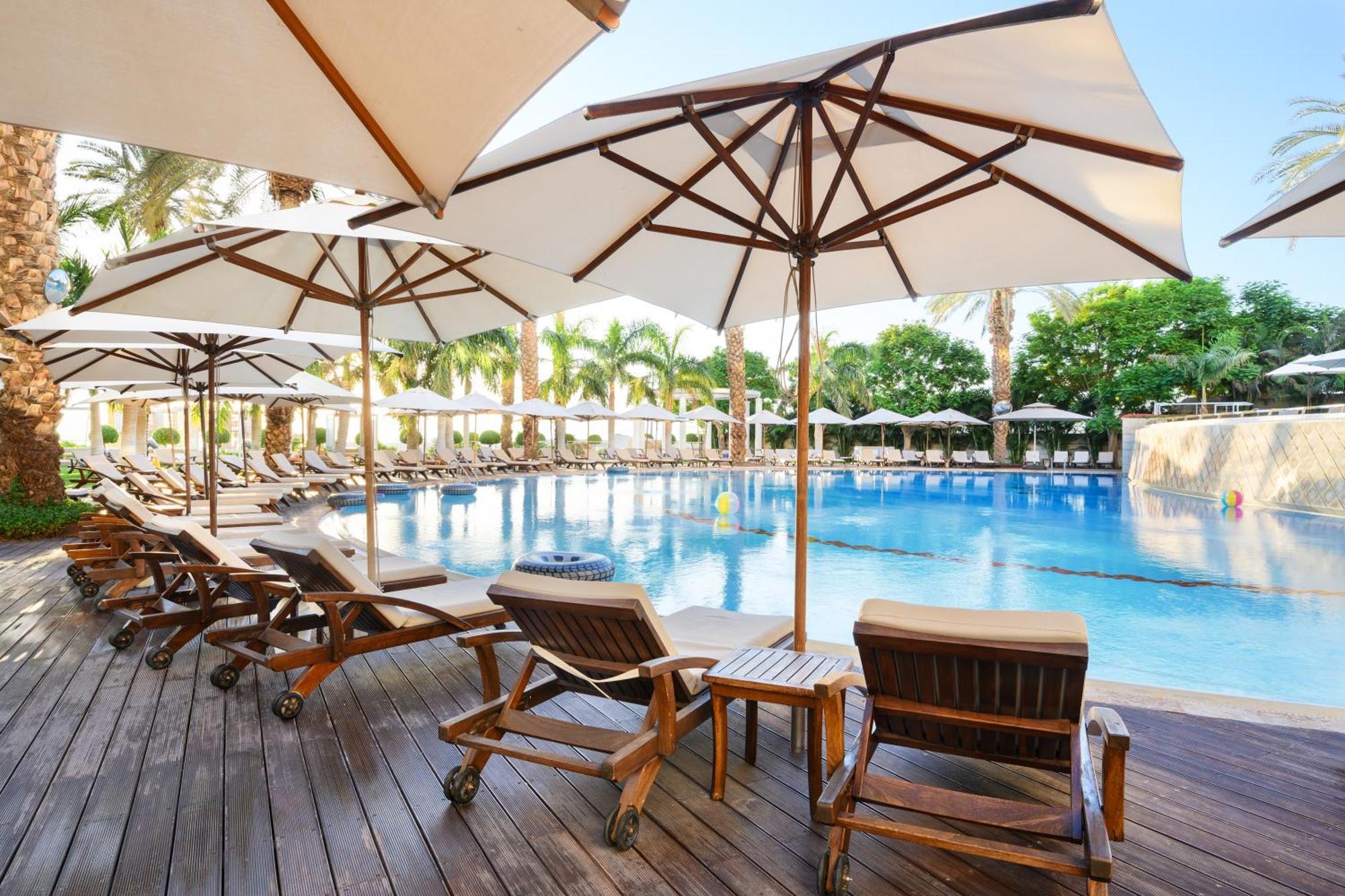 โรงแรมอิสโรเทลเดดซี เอนโบเกก ภายนอก รูปภาพ Pool at the Hilton Tel Aviv