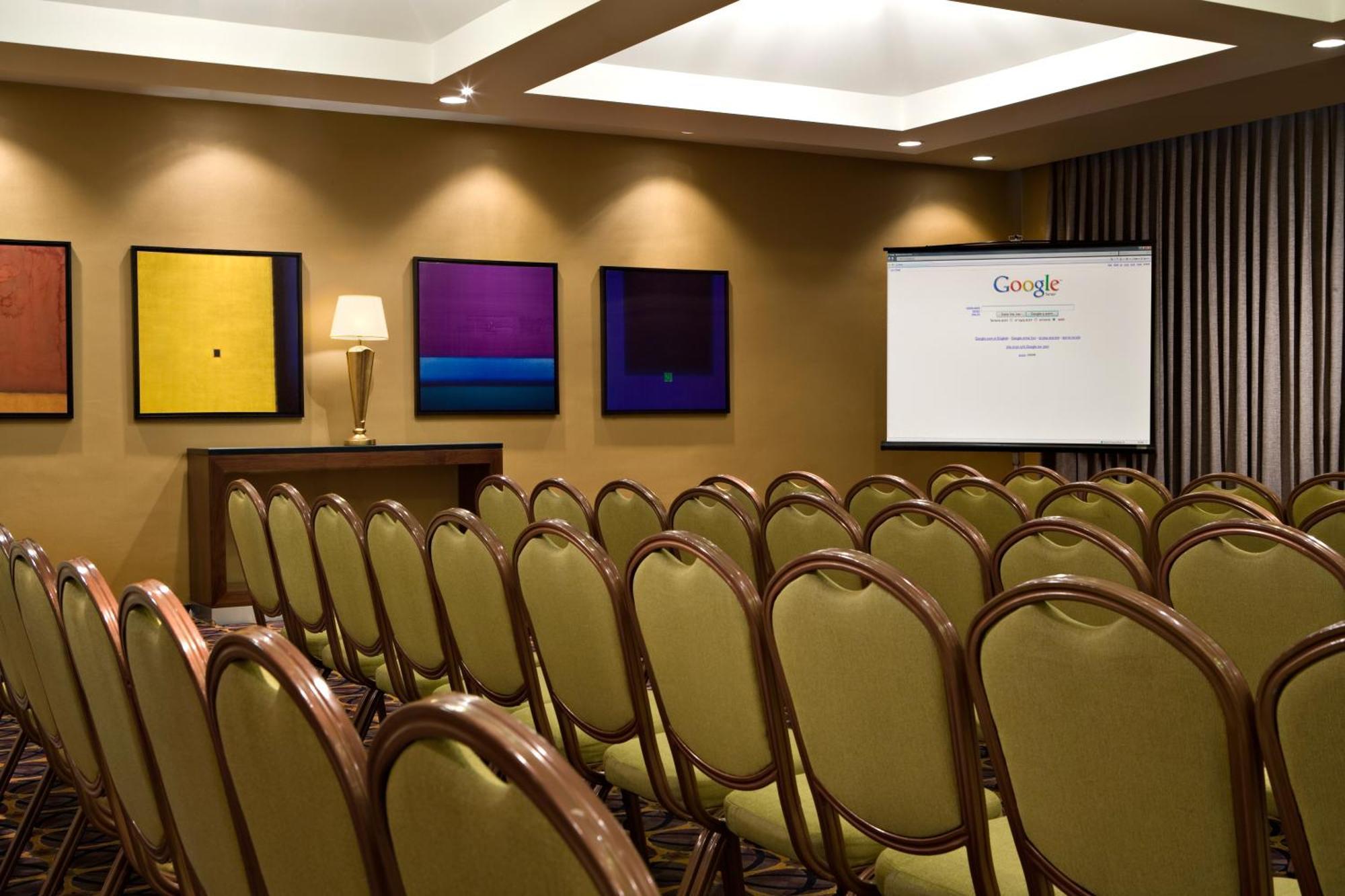 โรงแรมอิสโรเทลเดดซี เอนโบเกก ภายนอก รูปภาพ A meeting room at Googleplex