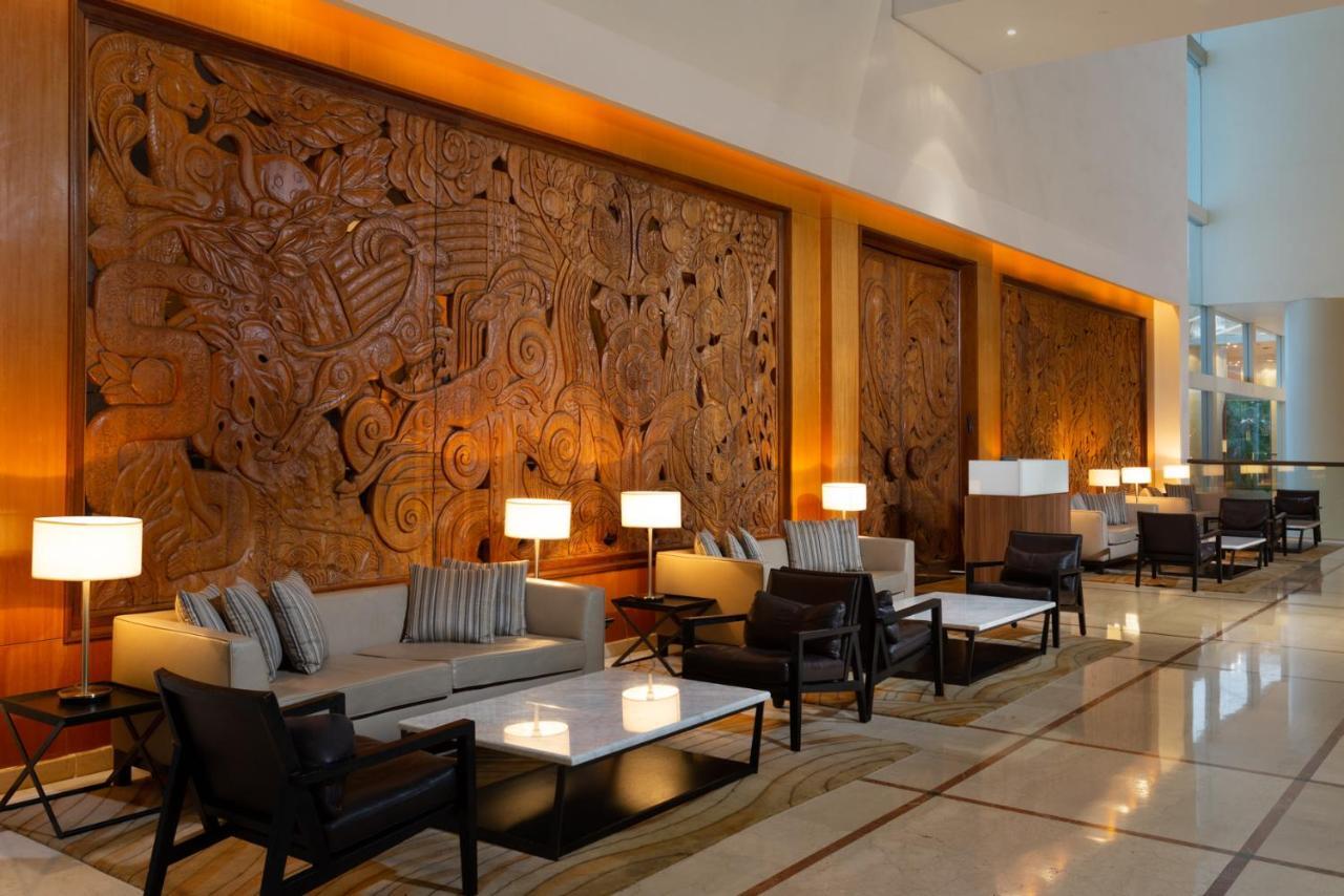 โรงแรมอิสโรเทลเดดซี เอนโบเกก ภายนอก รูปภาพ The lobby of the hotel