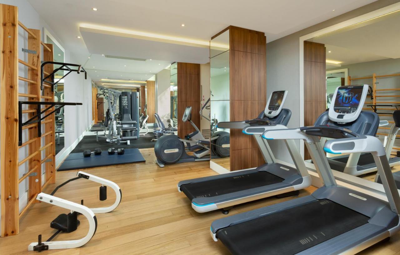 โรงแรมอิสโรเทลเดดซี เอนโบเกก ภายนอก รูปภาพ The gym at the hotel