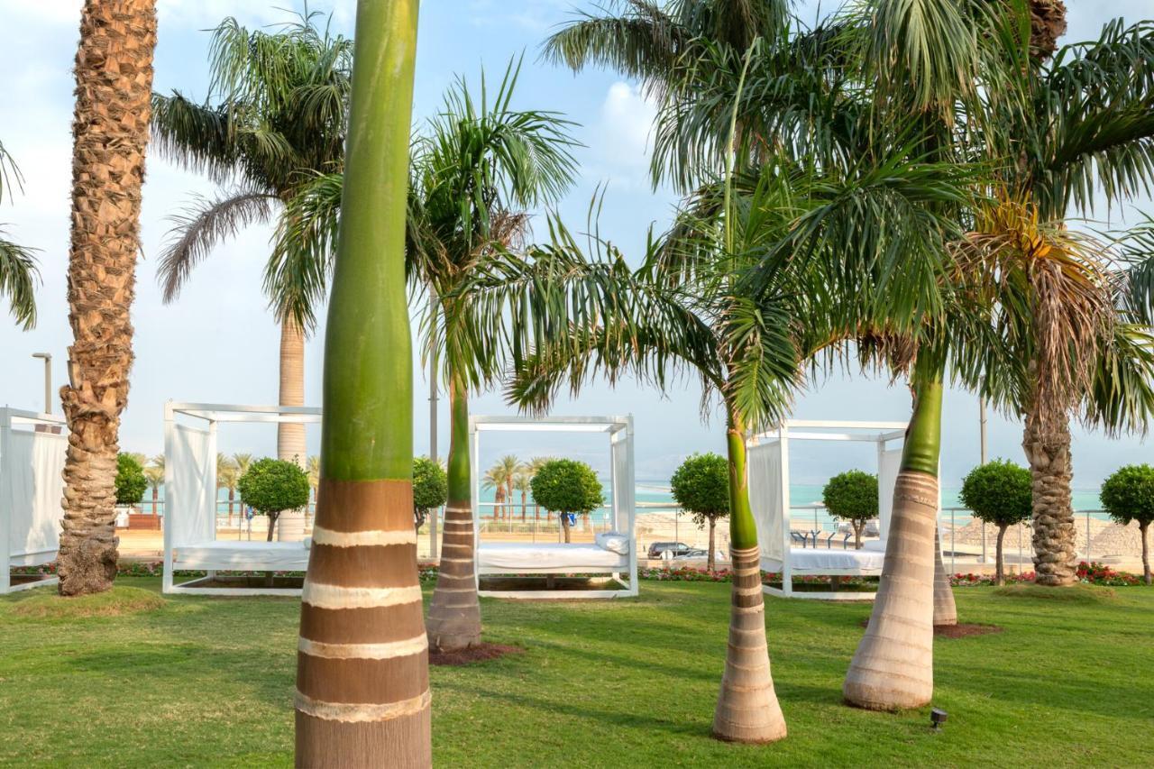 โรงแรมอิสโรเทลเดดซี เอนโบเกก ภายนอก รูปภาพ Palm trees in Al-Shaqra