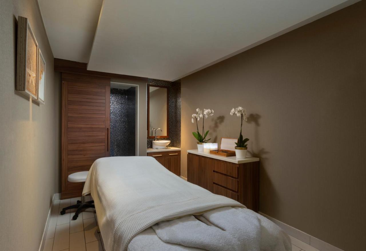 โรงแรมอิสโรเทลเดดซี เอนโบเกก ภายนอก รูปภาพ Treatment room at The Spa at The Dorchester